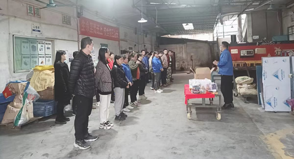 用心去孝敬，用爱去感恩--孝心无疆，爱满6t体育|6t体育五金&东莞合页