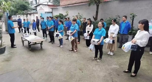 致敬劳动者，感悟劳动的意义|6t体育五金&东莞合页